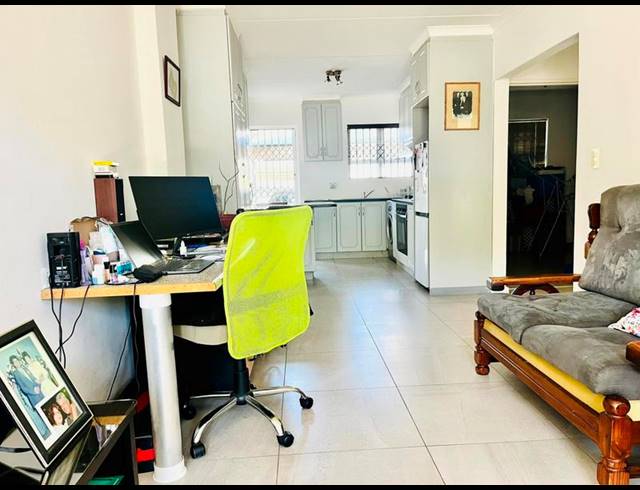 2 BEDROOM APARTMENT FOR SALE IN THORNTON